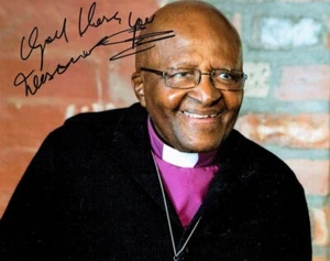 Desmond Tutu Signed 10x8 Color Photo -  Autograph of Anti-Apartheid Activist - Picture 1 of 3