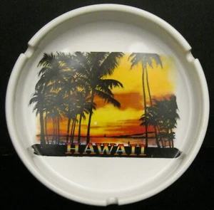 VINTAGE ASHTRAY FROM HAWAII WHITE WITH SUNSET SCENE 5" ROUND HAWAII SCENE - Picture 1 of 4
