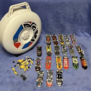Tech Deck Custodia e 20 Tavole 52mm SpinMaster Fingerboard + Accessori - Foto 1 di 13