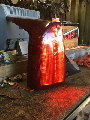 2004-2009 Cadillac XLR Drivers Side Tail Light Working Condition Cracked Lense - Image 1 of 4