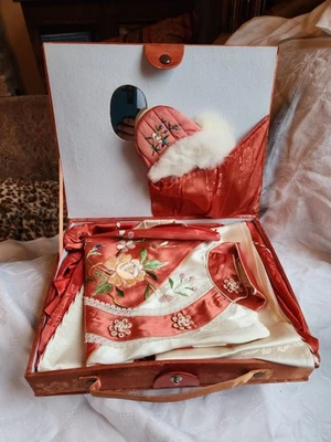 Винтажный 50-х годов ребенка японский шелк пижамы, тапочки, халат комплект. Маленький [C4] - Изображение 1 из 4