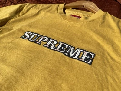 Camiseta Supreme Floral Cosido Logo 2018, Dorada Foto 1 de 4