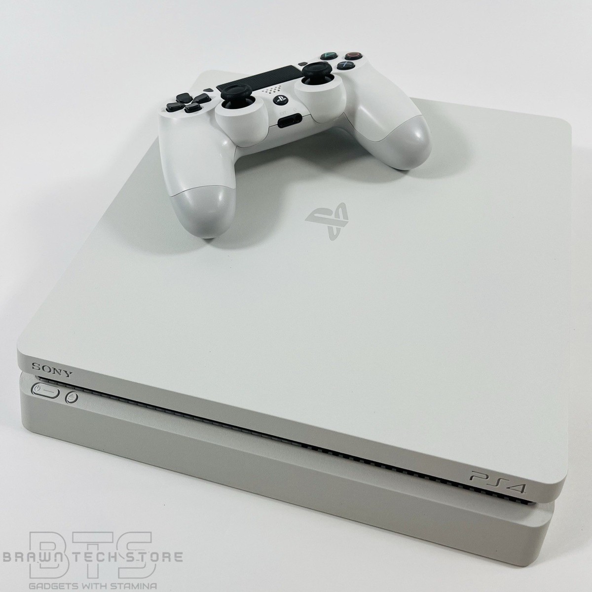 SONY PlayStation4 
CHU-1100A　　PS4本体とソフト Sony PlayStation 4 Console 500GB (Renewed): Sony PlayStation
