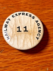 Vintage. Rare.  railway express agency  Pin back No 11 - Picture 1 of 2