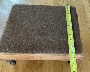 Antiker handgefertigter Bauernhaus Grafschaft Fußhocker für Nadelspitze oder Kreuzstich - Bild 1 von 9