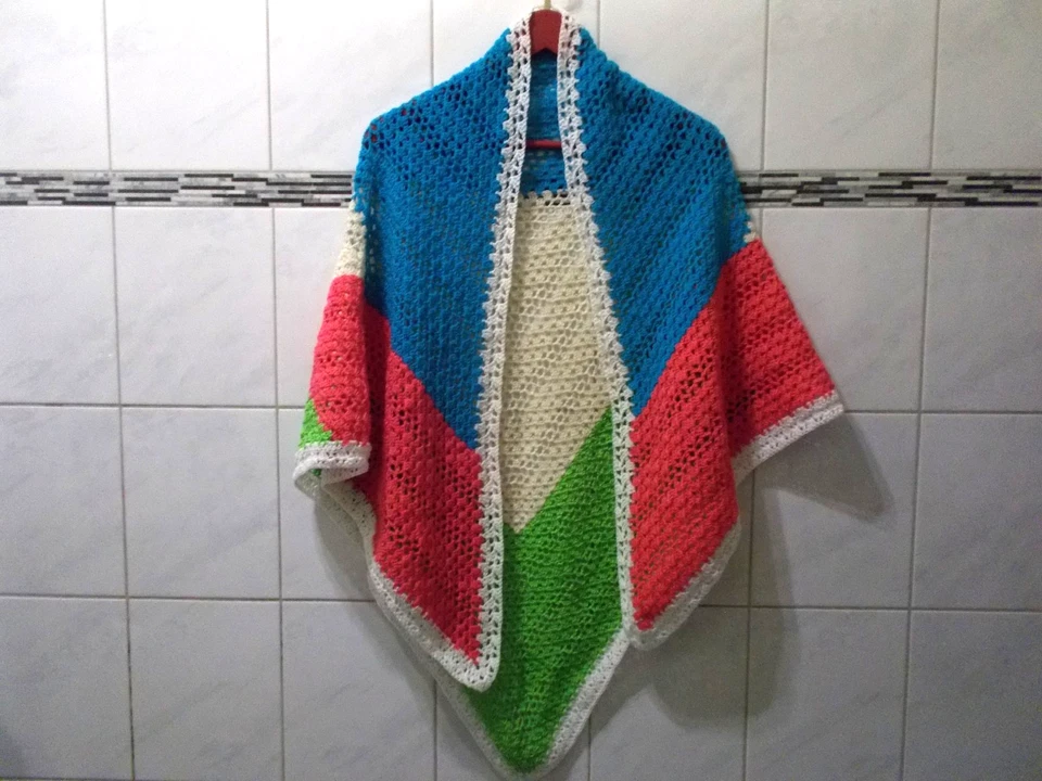 Der Winter naht ... Dreickstuch / Stola / Schal / Poncho - Handarbeit gehäkelt 4 - Bild 1 von 1