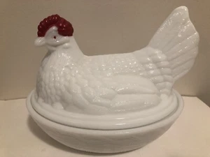 Cesta de vidrio de leche Westmorland gallina en el nido de 7"" de ancho cola dividida marcada como nueva - Imagen 1 de 10