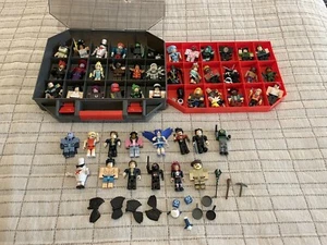 Lote De 49 Personajes Figura De Acción Roblox De Cajas Misteriosas Estuche De Transporte Acceso - Imagen 1 de 17