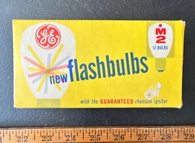 GE General Electric Flash Bulbs M2 12-Bulbs, vintage, in original box - Image 1 of 3