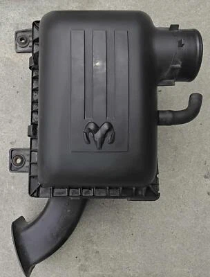 Dodge Ram 1500 2004-2013 caja purificadora de aire de 4,7 L Foto 1 de 4