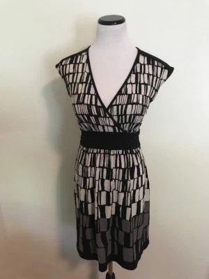 Max And Cleo Women's Faux Empire  Wrap Dress Geometric Print Size Extra  S Nwot - Image 1 of 4