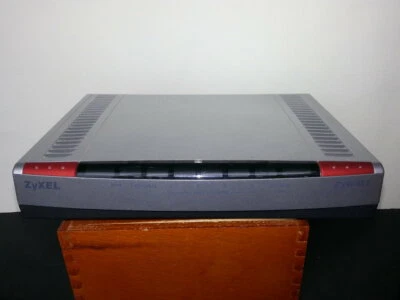 FIREWALL ZyXEL ZyWALL2 con alimentatore senza imballo - Immagine 1 di 2