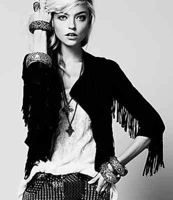 CHAQUETA DE CUERO CON FLECOS MARCA NUNCA GENTE GRATIS AGOTADA! FESTIVAL 2 colores - XS/M Foto 1 de 4