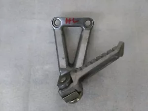 1. KAWASAKI ZX6 R ZX 600 F Fußrastenhalter Fußraste hinten Links - Picture 1 of 3