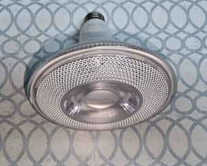 ECOSMART FLOOD LIGHT PAR38 15W LED BRIGHT WHITE 3000K 1600LUMENS 120V - Picture 1 of 4