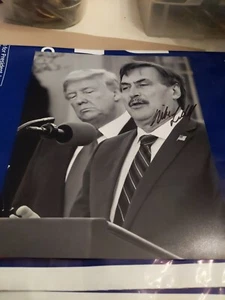 MIKE LINDELL MY PILLOW GUY AUTOGRAPHED 8" x 10" PHOTO IN PERSON DONALD TRUMP - Picture 1 of 2