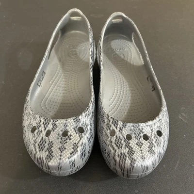 Crocs Kadee 14101 Ballet Flat Slip On Snake Print Gray Casual Shoes Women’s Sz 8 - Image 1 of 4