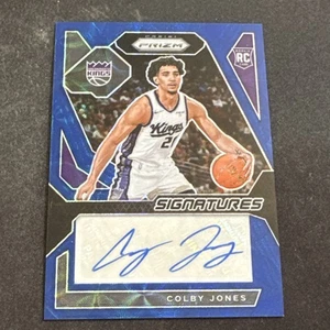 2023-24 Panini Prizm - Rookie Signatures Colby Jones #RSI-CBY Blue Prizm /49 - Picture 1 of 7