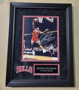 Foto incorniciata autografata/firmata Dennis Rodman Chicago Bulls 8x10 JSA COA - Foto 1 di 4