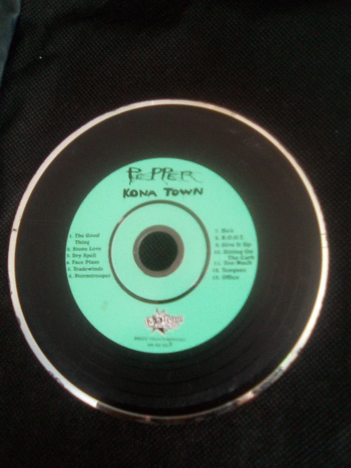 PEPPER Kona Town 2002 Volcom Entertainment CD Album **DISC ONLY** Foto 1 de 1