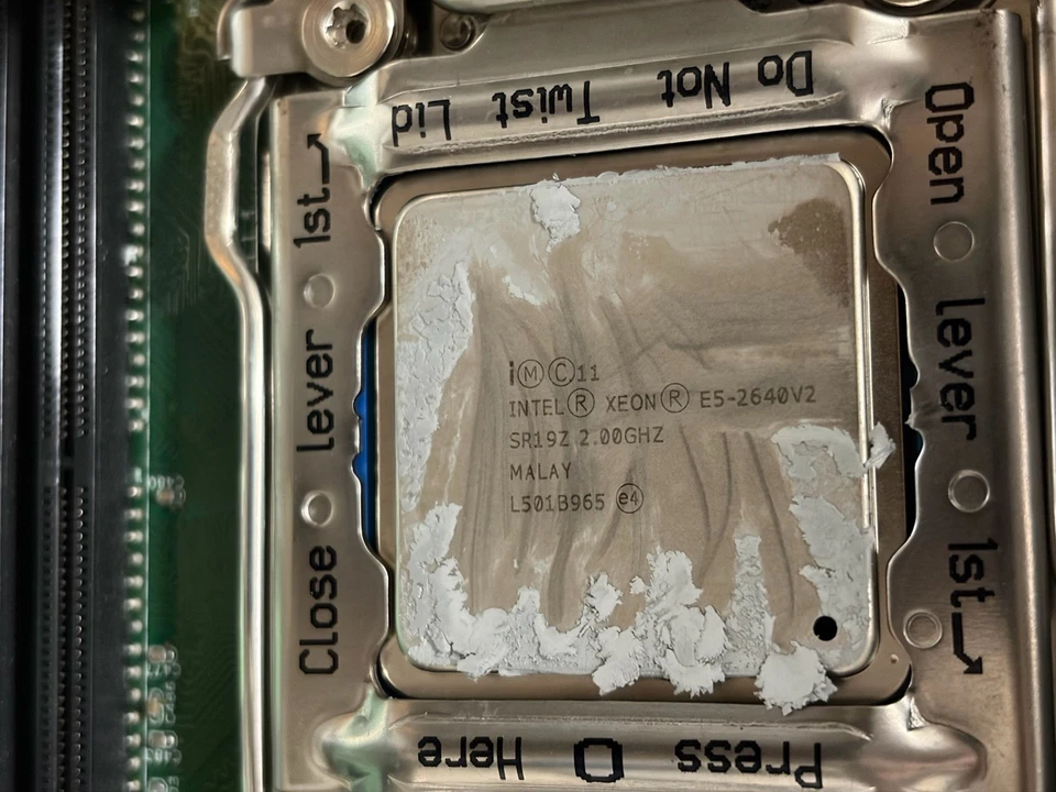 INTEL XEON E5-2640 V2 Processeur 8 core 2.00ghz 20Mo cache L3 95W SR19Z CPU - Bild 1 von 1