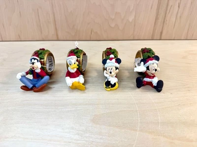 Portatarjetas de mesa de Navidad Disney Store Mickey, Minnie, Goofy y Donald  Foto 1 de 4