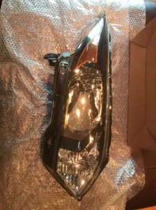 16 17 18 Honda HRV Passenger RH Headlight Lamp OEM - Picture 1 of 9