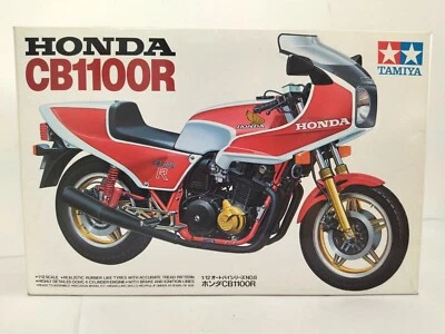 TAMIYA HONDA CB1100R REF 1408 AÑO 1983 ESCALA 1:12. NUEVO SIN CALCAS. Foto 1 de 4