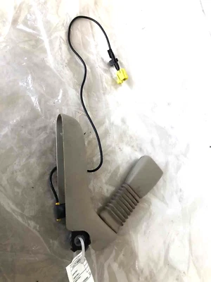 Cadillac Sevilla SLS 1998-2004 cinturón de seguridad delantero hebilla seguridad pasajero derecho Foto 1 de 4