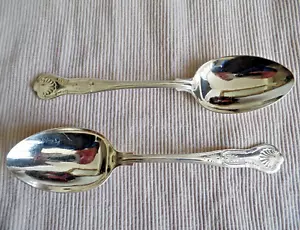 TWO VINTAGE SHEFFIELD KINGS PATTERN SILVER PLATED EPNS A1  SERVING SPOONS 22 CMS - Picture 1 of 2