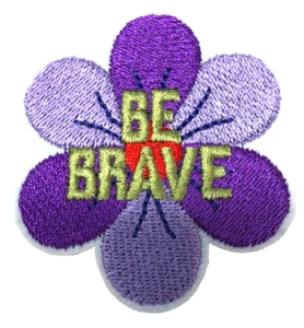 Patch Sew On Clothing Backpacks Hats Jackets CLASSIC WHITE FLOWER CRAFTS A367 - Picture 1 of 3