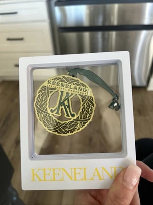 Keeneland KY Ornamento Carreras de Caballos Derby Carreras de Caballos 🏇 Foto 1 de 2