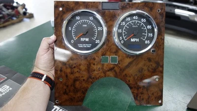 International Cluster 3836953C92 - Imagem 1 de 4