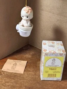 "1997" VINTAGE PRECIOUS MOMENTS BABY'S FIRST CHRISTMAS GIRL 272744 P20 - Picture 1 of 1