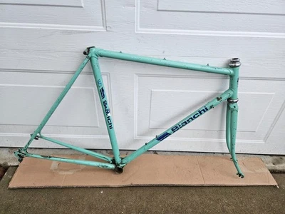 Cuadro de bicicleta de carretera Bianchi Nuovo Racing vintage años 80 56 cm Columbus Tretubi Italia Foto 1 de 4