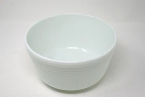 Vintage Pyrex 8 1/2" White Ribbed Milk Glass 3 QT Mixing Bowl Beautiful! - Picture 1 of 7