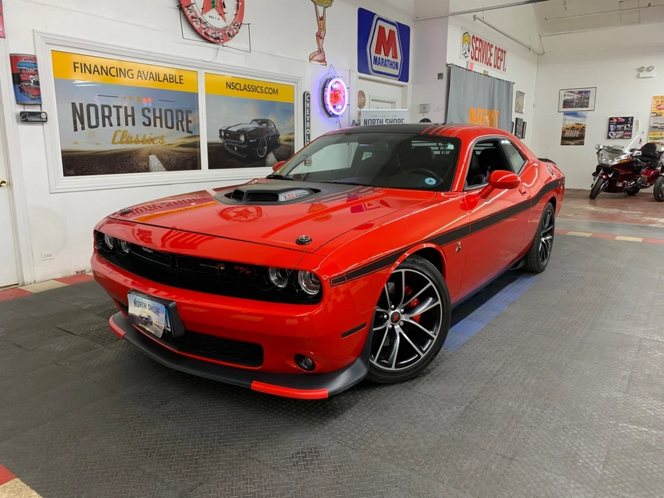 2018 Dodge Challenger - 392 HEMI SCAT PACK SHAKER - LOW MILES -SEE VIDEO - Image 1 of 4