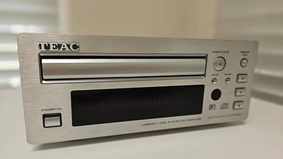 Reproductor de CD TEAC PD-H300 - Solo piezas. Unidad enciende, pero no juega Foto 1 de 4