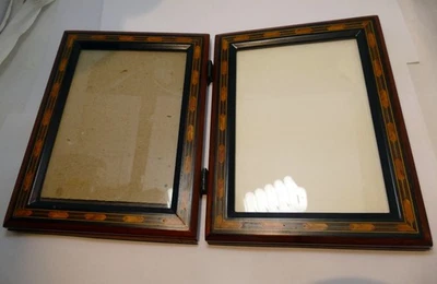 Marco de fotos plegable de madera con incrustaciones para imágenes de 2X 5X7" Foto 1 de 4