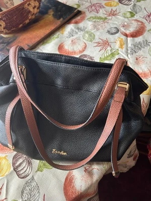 Bolso de hombro Zooler negro con cremallera Foto 1 de 4