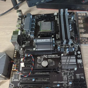 Gigabyte GA-970A-DS3P AM3+ Motherboard + AMD FX-6300 & Corsair 32GB RAM - Photo 1/3