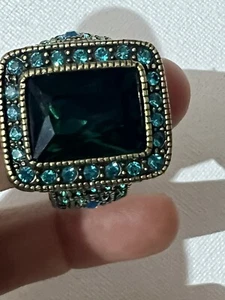 HEIDI DAUS Swarovski Crystal Faux Emerald Cocktail Statement Ring fine signed - Picture 1 of 13