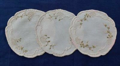 Conjunto de 3 guardanapos de linho bordados de seda vintage Society - Imagem 1 de 4