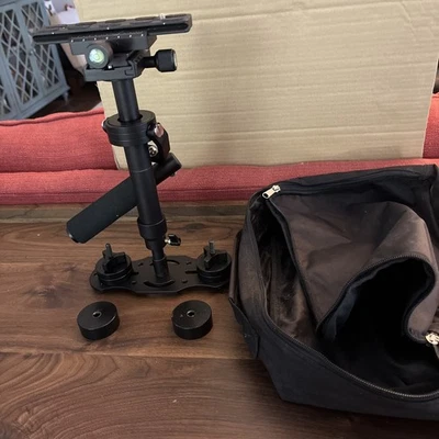 SUTEFOTO ADJUSTABLE HANDHELD STABILIZER STEADICAM FOR CAMERA with case pre owned - Image 1 of 4