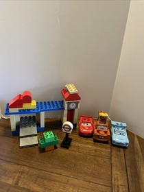 LEGO DUPLO 5828 Big Bentley Disney Pixar Cars 2 Set Lightning McQueen Mater Finn