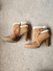 Liz Claiborne Heeled Boots Booties Womens 7.5 EUC - Picture 1 of 12