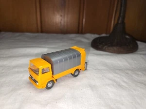 Camión de basura Wiking Germany HO 1:87 Mercedes naranja - Imagen 1 de 7