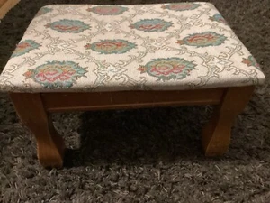 Vintage Powell - Tapestry Footstool Wood Frame legs bench rectangle COTTAGE-CORE - Picture 1 of 18
