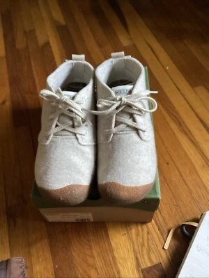 KEEN Mosey Chukka Boots Womens Cream  Size 8.5 - Image 1 of 4