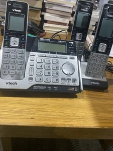 Vtech cordless phone with 2 handsets Vetch 15850 - Picture 1 of 3